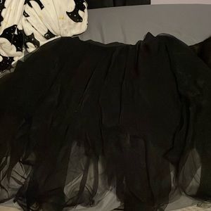 Long flowly black skirt